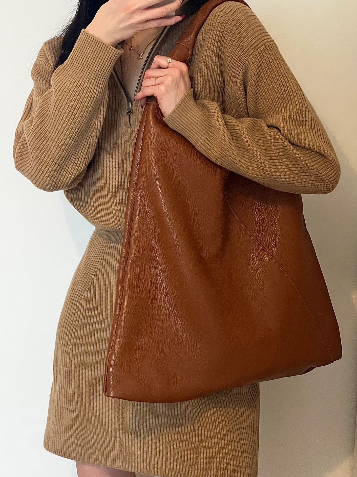 GENEVIEVE hobo bag camel